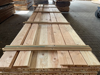 Ca. 60x Douglas dubbele Rhombus, 25x123mm, lengte 400cm